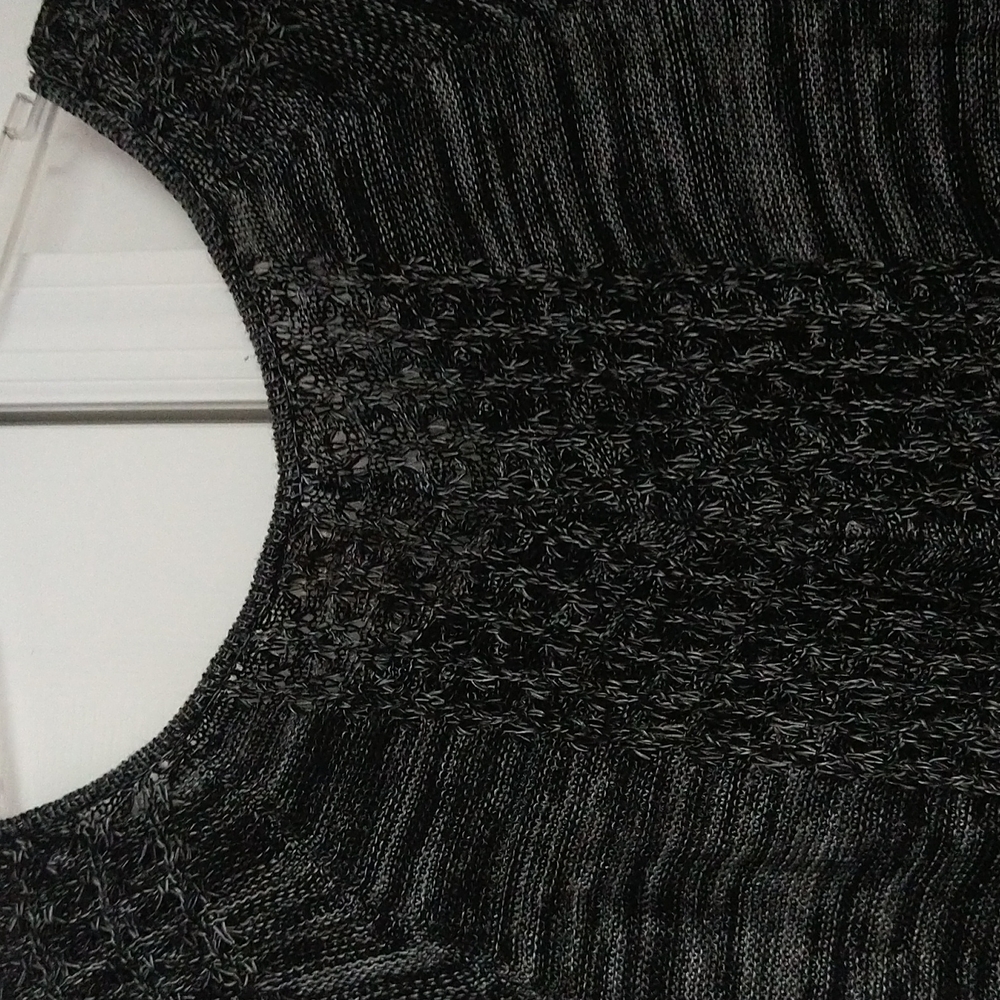 Sweater - Picture 4 of 4